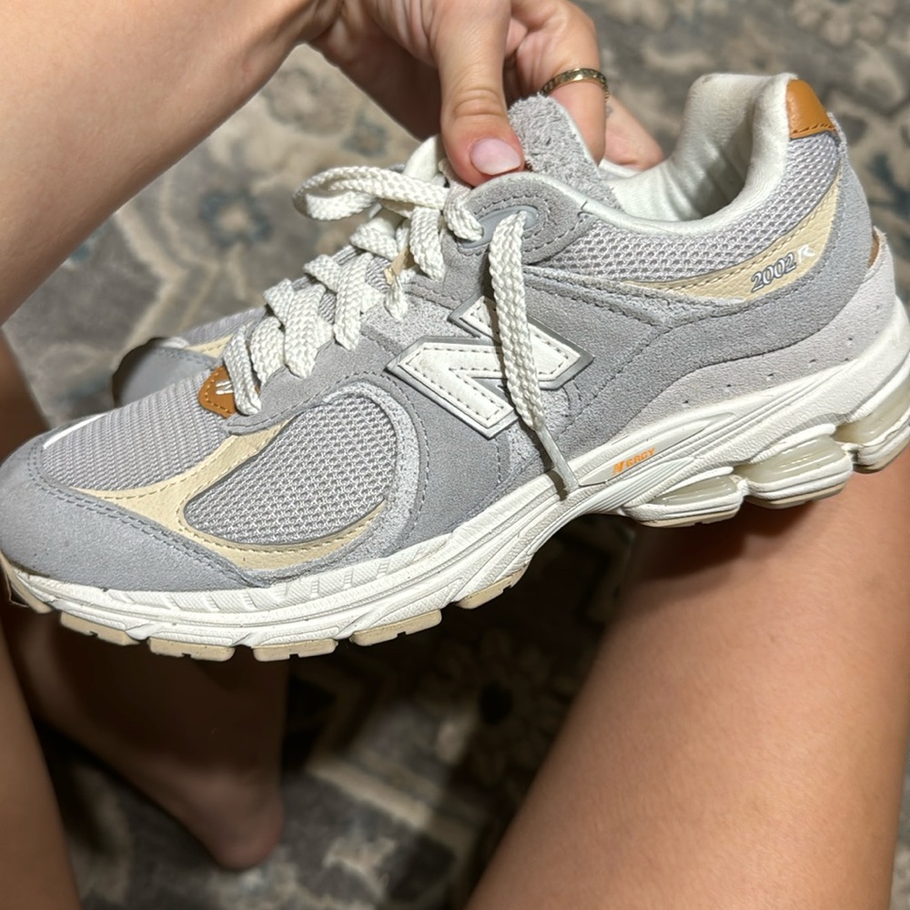 NEW BALANCE TRENDY RETRO TENNIS SHOE
